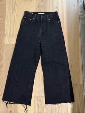 Black Levi’s High-Rise Wide Leg Jeans